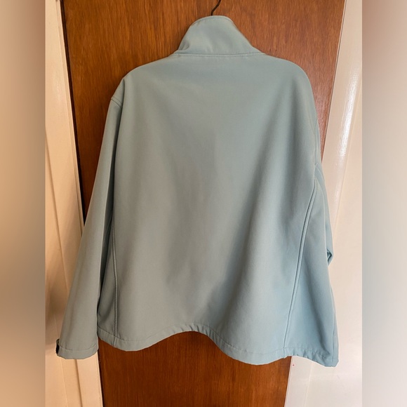 Women’s Plus Size Soft Shell Pulse Jacket in GUC, color sea foam green, size 2X - Picture 5 of 15